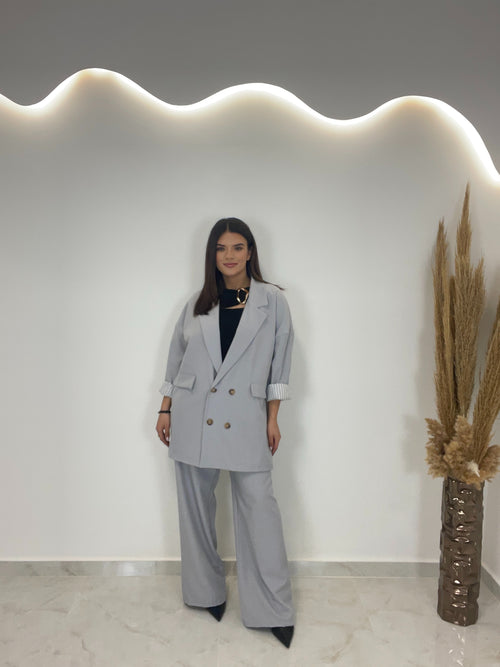 Veronica Grey Κοστούμι