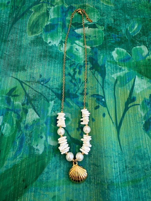 Shell Necklace White