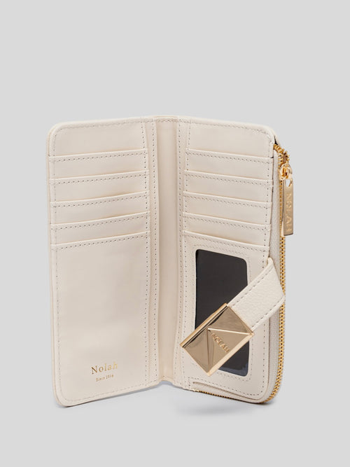 Savvina Ivory Nolah