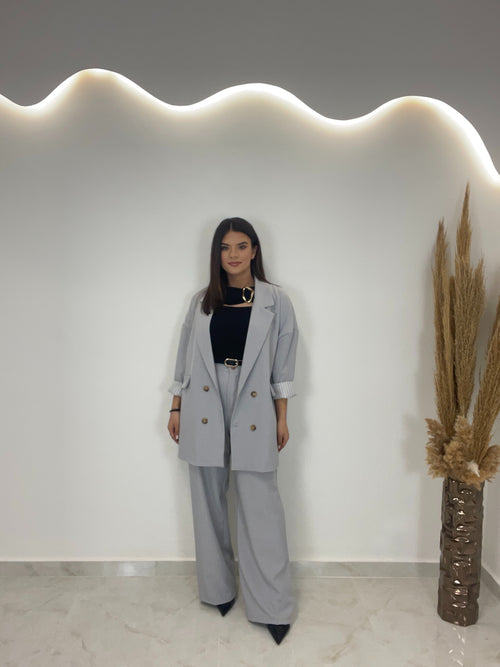 Veronica Grey Κοστούμι
